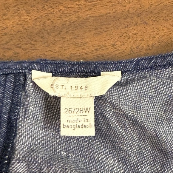 EST. 1946 Chambray Cold Shoulder Top 26/28W Denim Blue Ruffle Sleeve Blouse - Picture 5 of 8